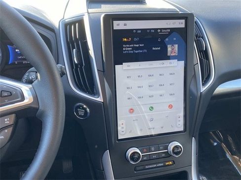 Used 2024 Ford Edge SEL image 61