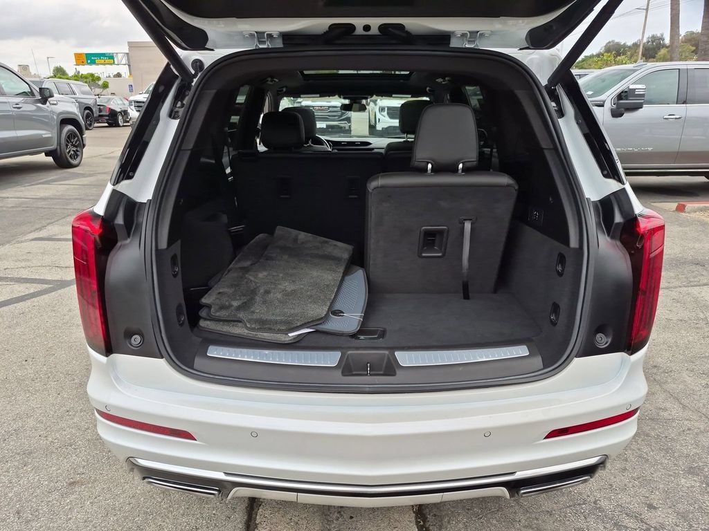 Certified 2023 Cadillac XT6 Luxury FWD image 19