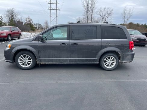 Used 2020 Dodge Grand Caravan SXT image 4