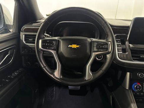 Used 2023 Chevrolet Suburban Premier AWD/4WD image 4