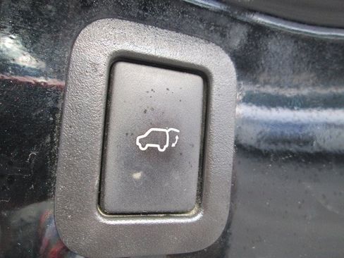 Used 2018 Toyota Highlander XLE AWD/4WD image 13