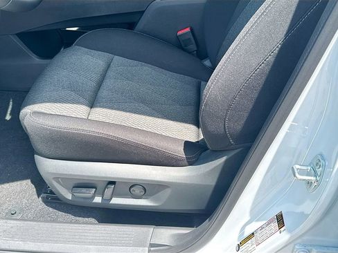 Used 2025 Nissan Rogue SV image 14