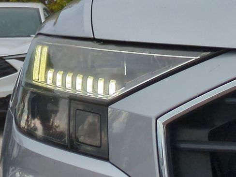 Used 2019 Audi Q8 Premium Plus w/ Premium Plus image 10