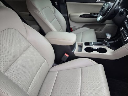 Certified 2022 Kia Sportage EX FWD image 19