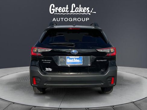 Used 2022 Subaru Outback Premium image 4