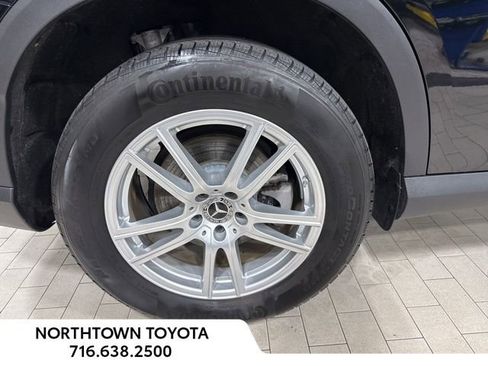 Used 2023 Mercedes-Benz GLC 300 4MATIC image 25