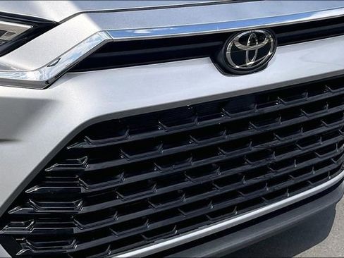 Used 2025 Toyota Grand Highlander AWD image 31