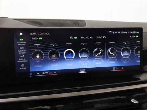 Used 2023 BMW X7 xDrive40i w/ M Sport Package AWD/4WD image 8