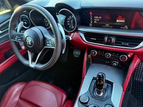 Used 2018 Alfa Romeo Stelvio Ti Sport image 10