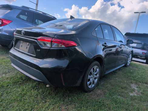 Used 2020 Toyota Corolla LE image 2