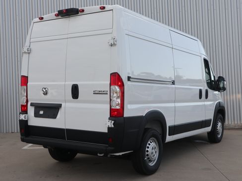New 2026 RAM ProMaster 2500 w/ Premium Convenience Group FWD image 6