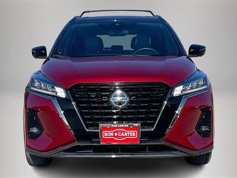 Used 2021 Nissan Kicks SR w/ SR Premium Package image 3