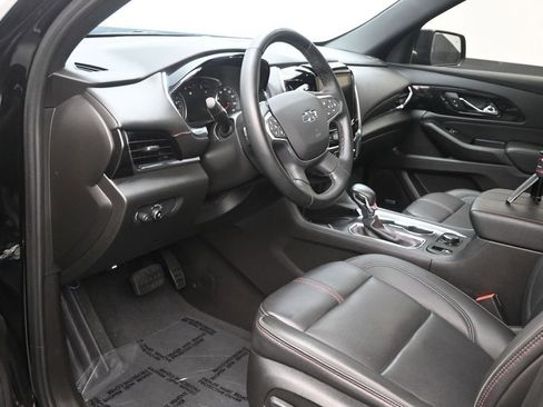 Used 2023 Chevrolet Traverse RS FWD image 14