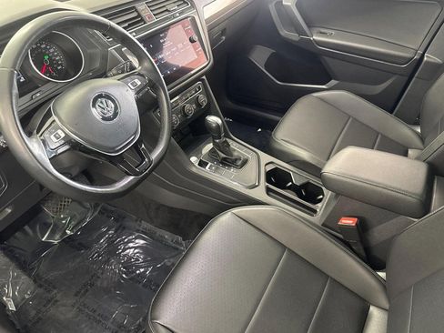 Used 2018 Volkswagen Tiguan SEL FWD image 4