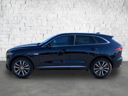 New 2026 Jaguar F-PACE R-Dynamic S image 3