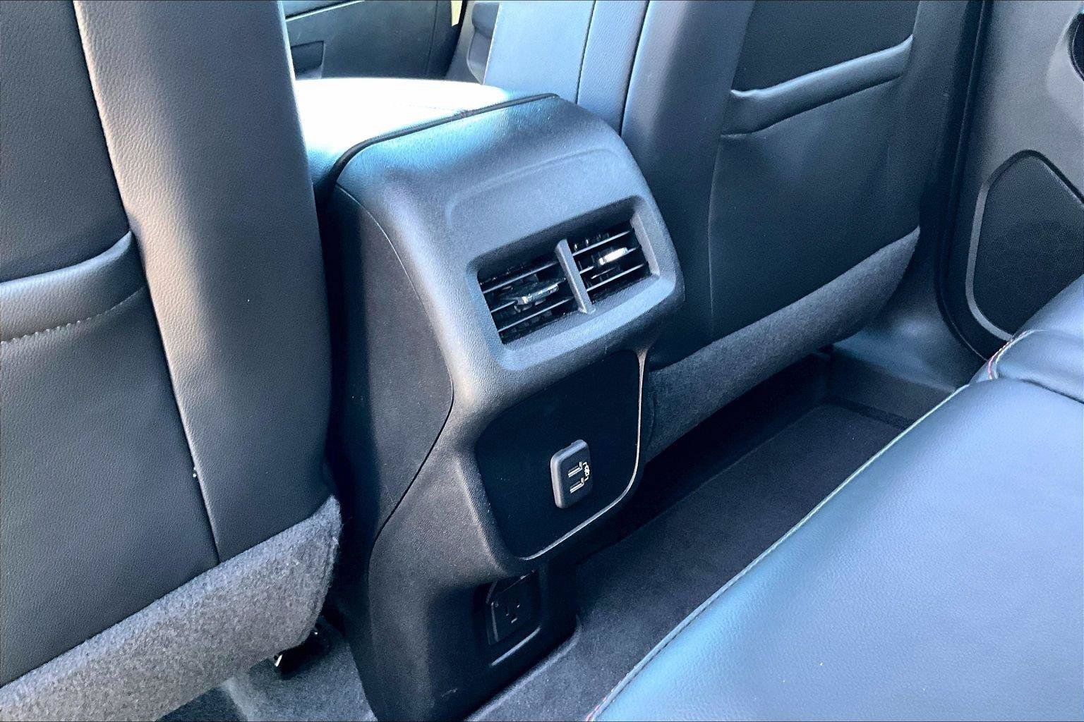 Used 2022 Chevrolet Equinox RS w/ RS Leather Package AWD/4WD image 33
