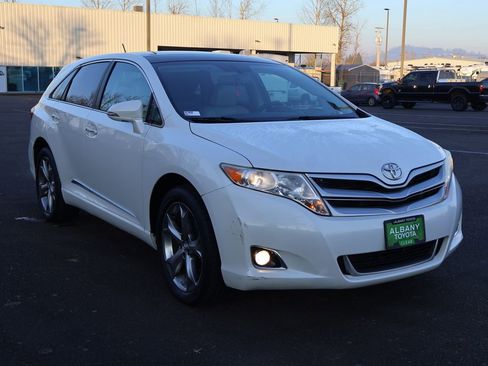 Used 2013 Toyota Venza XLE image 9