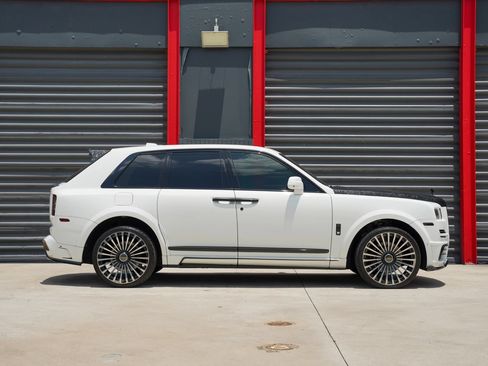 Used 2019 Rolls-Royce Cullinan AWD/4WD image 16
