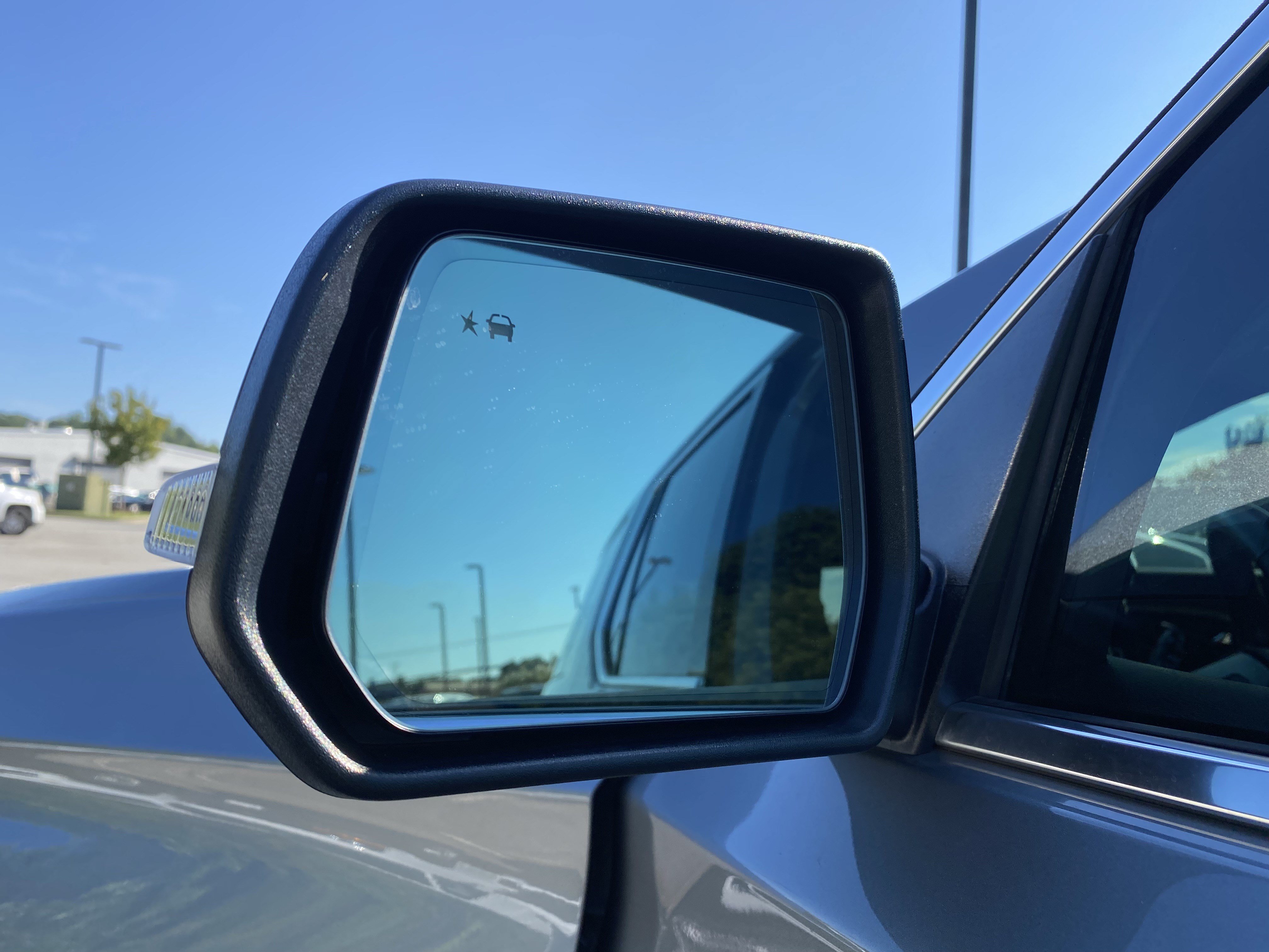 Used 2023 Chevrolet Traverse High Country FWD image 42