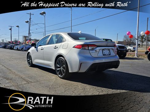 Used 2024 Toyota Corolla SE image 8