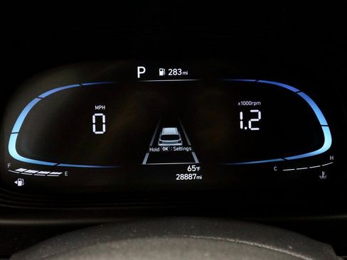 Certified 2024 Hyundai Venue SEL image 30