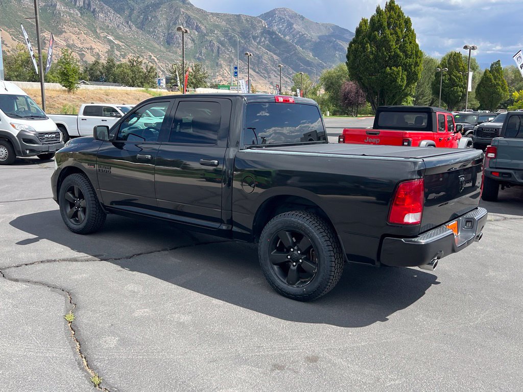 Used 2018 RAM 1500 Express w/ Black Ram 1500 Express Group RWD image 12