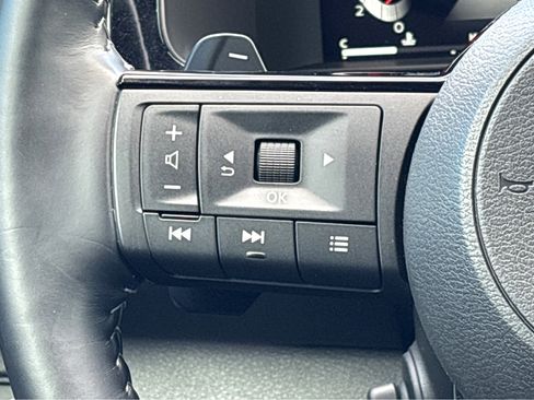 Certified 2025 Nissan Pathfinder Platinum image 13