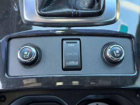 Used 2016 INFINITI QX70 2WD w/ Premium Package image 15