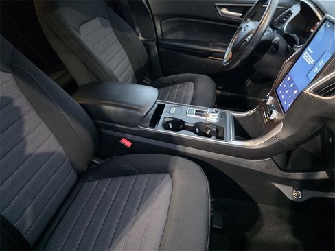 Used 2021 Ford Edge SE w/ Cargo Accessory Package image 10