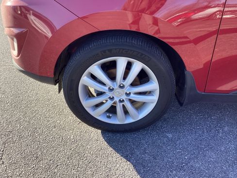 Used 2010 Hyundai Tucson Limited w/ Premium Pkg 4 image 9