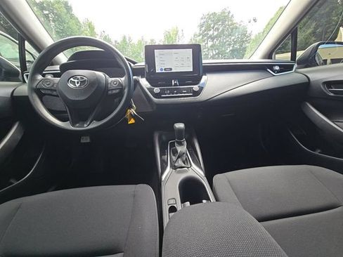 Used 2025 Toyota Corolla LE FWD image 12