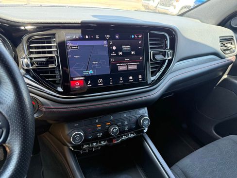 Used 2025 Dodge Durango GT RWD image 21