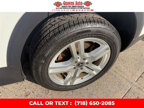 Used 2021 Mercedes-Benz GLB 250 4MATIC w/ Premium Package image 33