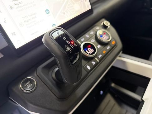Used 2025 Land Rover Defender 110 S AWD/4WD image 25