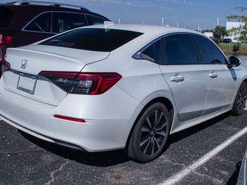 Used 2023 Honda Civic EX image 4