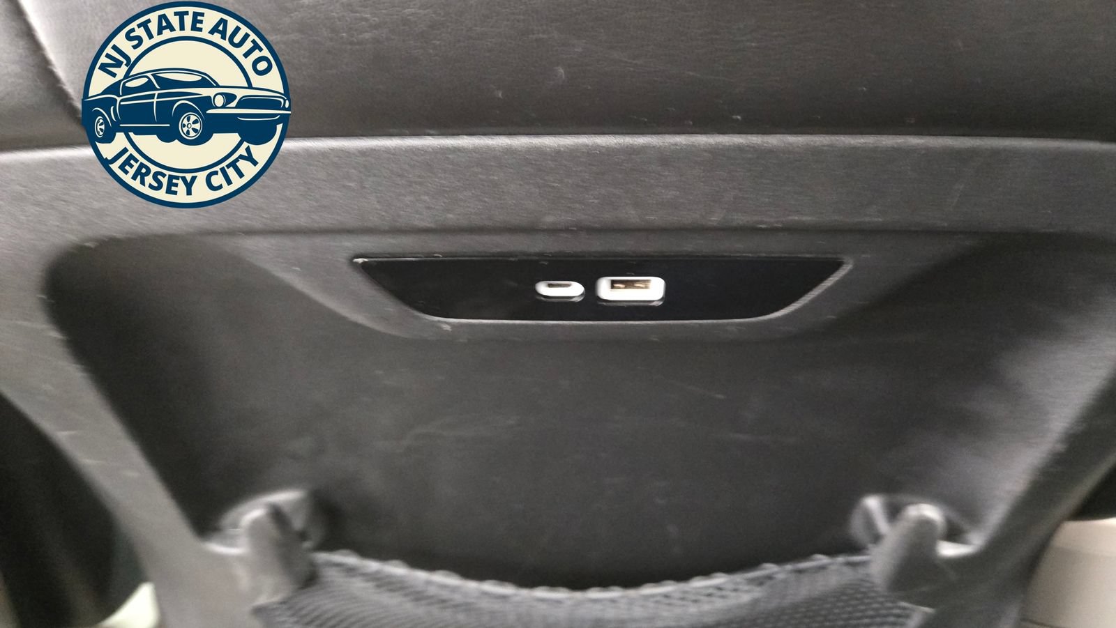 Used 2024 Chrysler Pacifica Limited FWD image 31