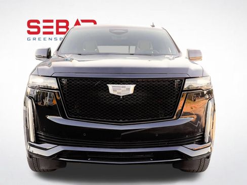 Used 2021 Cadillac Escalade Sport w/ LPO, ONYX Package AWD/4WD image 3