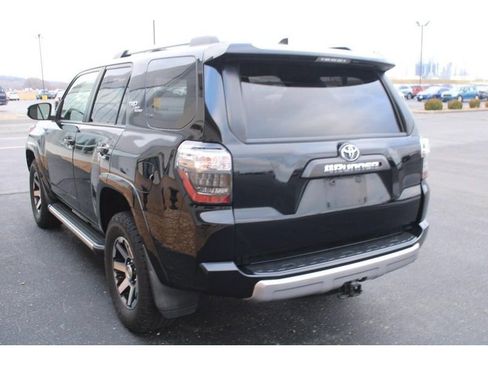 Used 2018 Toyota 4Runner TRD Off-Road Premium image 6