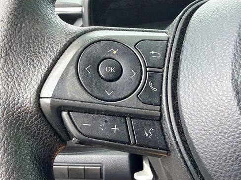 Used 2020 Toyota Corolla LE FWD image 31