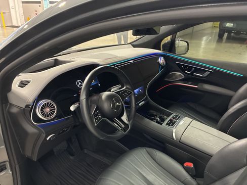 Used 2023 Mercedes-Benz EQS 580 4MATIC SUV image 9