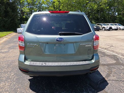 Used 2014 Subaru Forester 2.5i Premium w/ All-Weather Package AWD/4WD image 9
