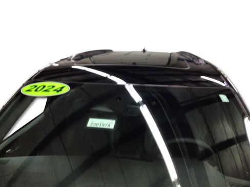 Used 2024 Jeep Grand Cherokee Altitude image 12