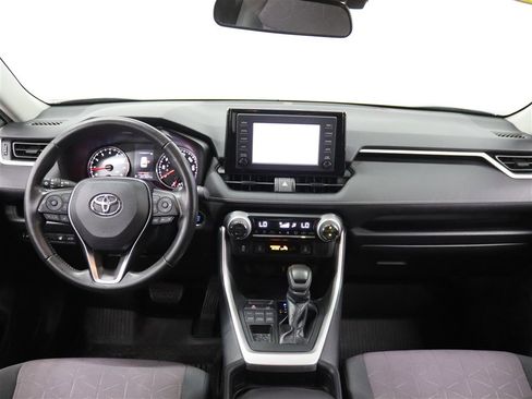 Used 2019 Toyota RAV4 XLE image 18