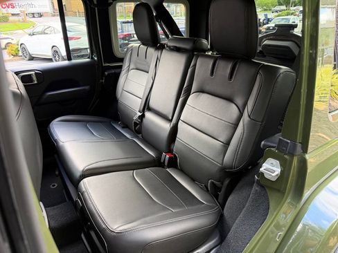 Used 2023 Jeep Wrangler Unlimited Sahara w/ Cold Weather Group AWD/4WD image 31