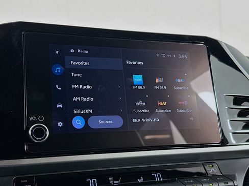 Used 2025 Toyota Camry SE image 21