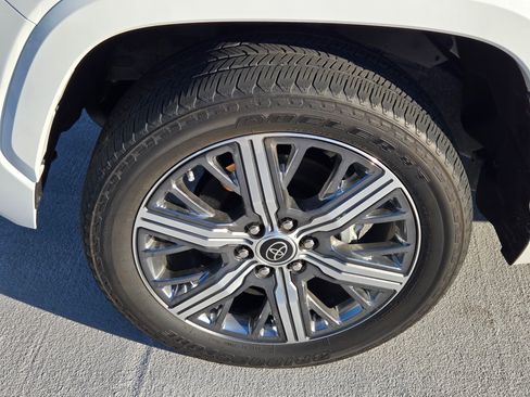 Used 2023 Toyota Tundra Capstone AWD/4WD image 11