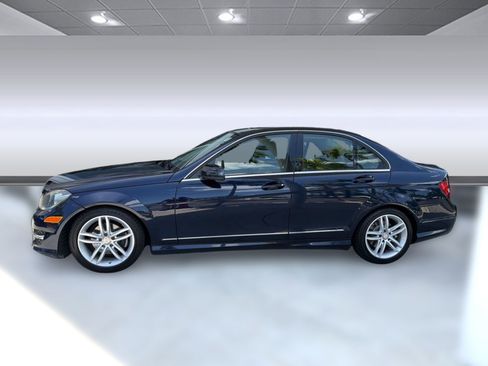 Used 2012 Mercedes-Benz C 300 4MATIC Sedan image 2