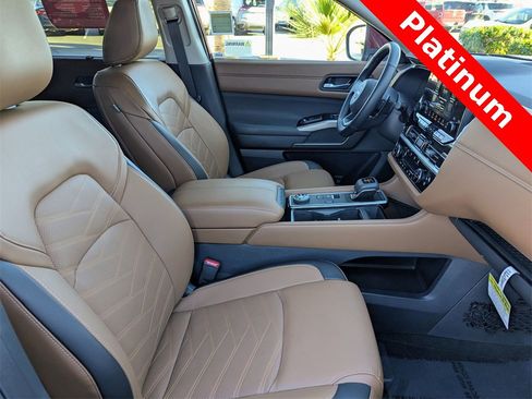 Used 2025 Nissan Pathfinder Platinum w/ Cargo Package image 19