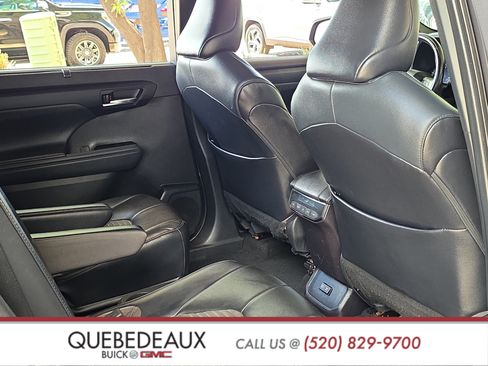 Used 2021 Toyota Highlander XSE FWD image 25