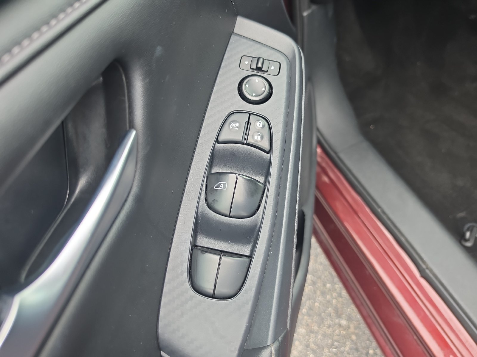 Used 2024 Nissan Sentra SV FWD image 14